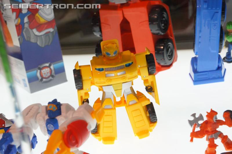 SDCC 2015 - Hasbro Booth: Transformers Robots In Disguise