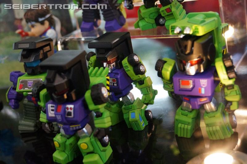 Toy Fair 2016 - Kids Logic Devastator & Constructicons and Comicave Studios AOE Optimus Prime & Bumblebee