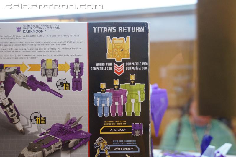 Botcon 2016 - Hasbro Display: Titans Return