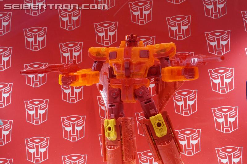 SDCC 2016 - Preview Night: SDCC 2016 Transformers Exclusives