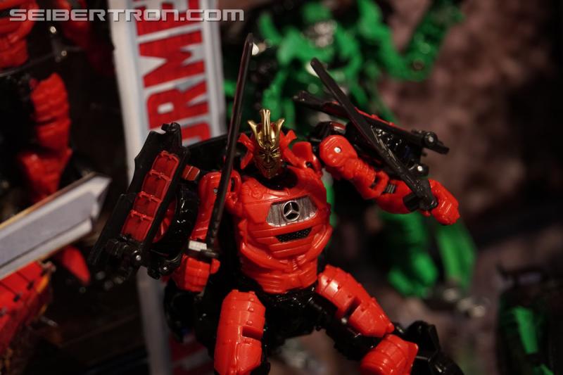 Toy Fair 2017 - TF The Last Knight, Robots In Disguise, Titans Return and Rescue Bots
