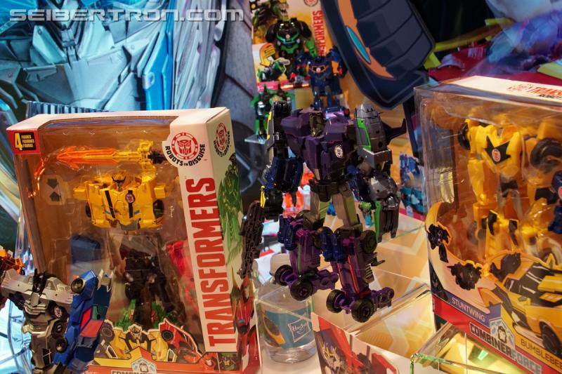 Toy Fair 2017 - Transformers Robots In Disguise Combiner Force
